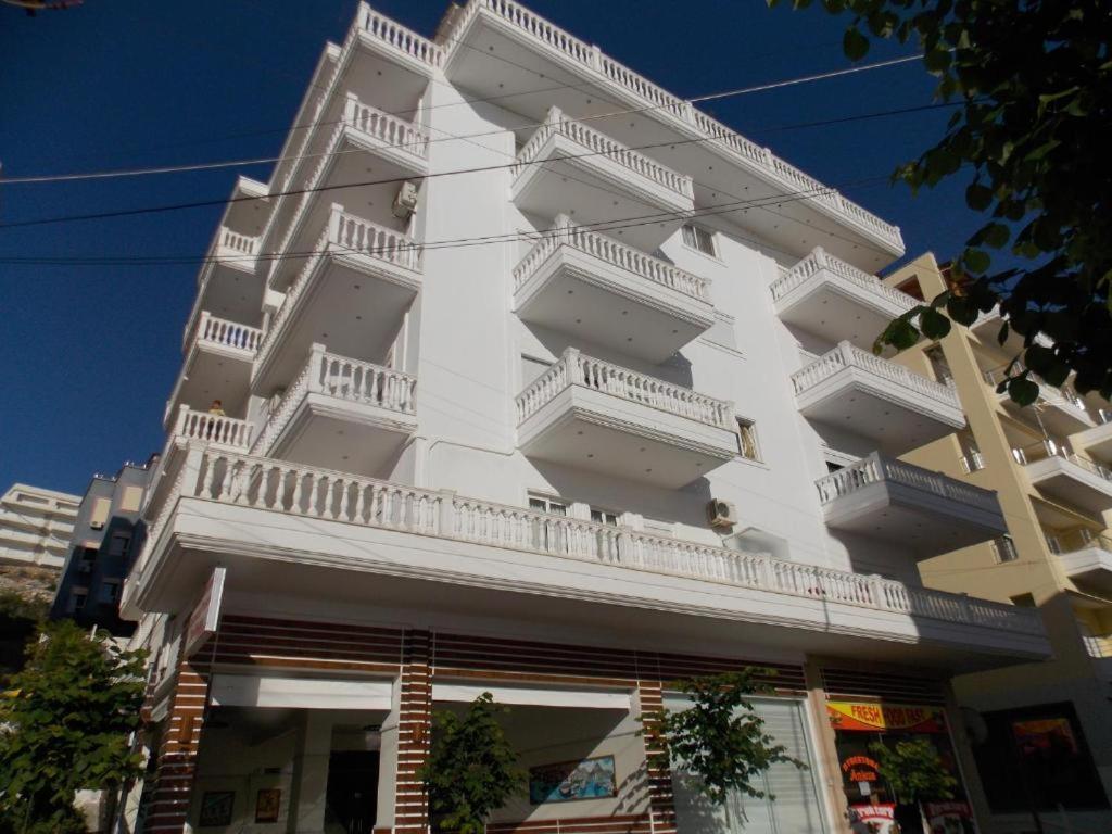 Coastline Apartments Sarandë 外观 照片